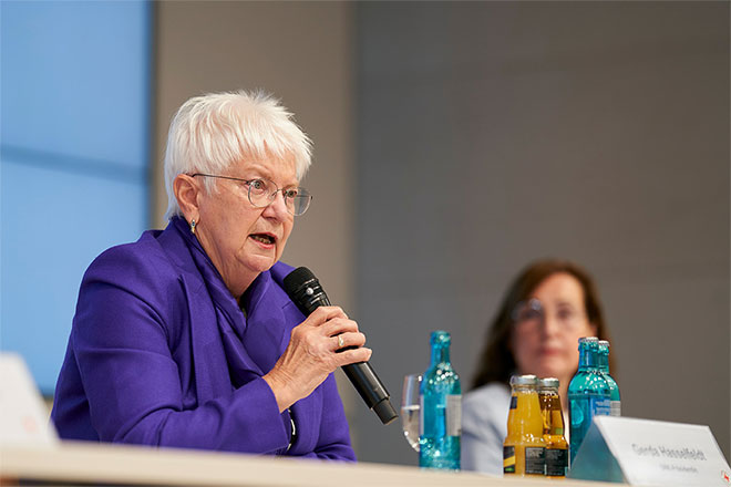 Gerda Hasselfeldt, Präsidentin des Deutschen Roten Kreuzes