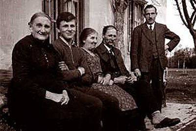 Sebastian Eitermoser (* 18. Oktober 1924, Rettenbach, † 26. Februar 1945, Rybinsk) Sebastian Eitermoser